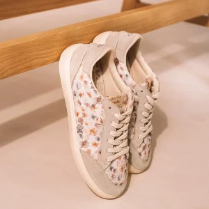 Zapatilla deportiva de mujer con estampado floral | ILDA